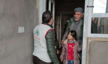 İHO EBRAR Iraklı selzedelere gıda yardımında bulundu