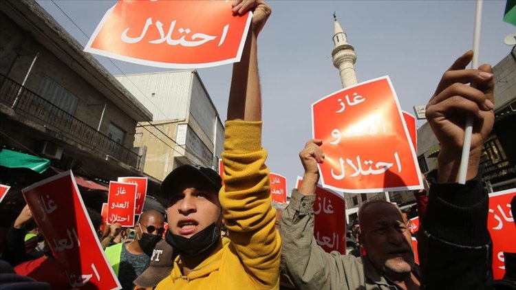 Ürdün'de hükümetin İşgalci İsrail'le 'enerji karşılığı su' mutabakatı imzalaması protesto edildi