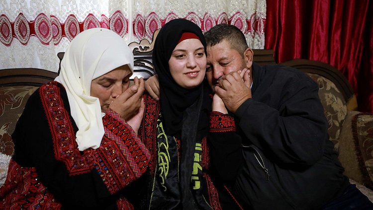 Altı kurşunla yaralanıp, 7 yılını zindanda geçiren Filistinli Emel yaşadıklarını anlattı