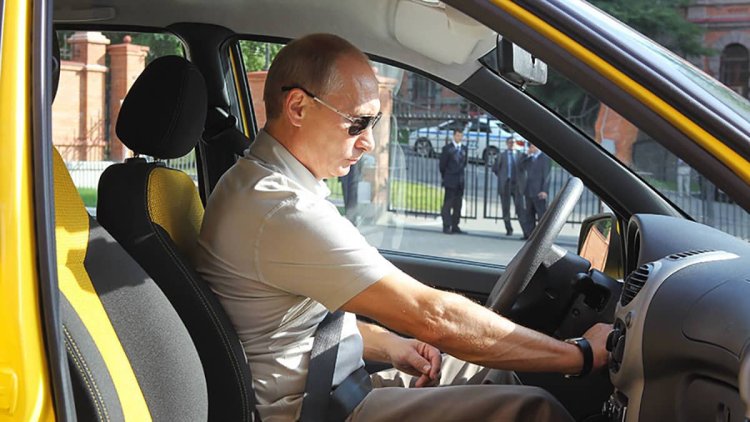 Putin: Sovyetler Birliği çöktükten sonra korsan taksi şoförlüğü yaptım