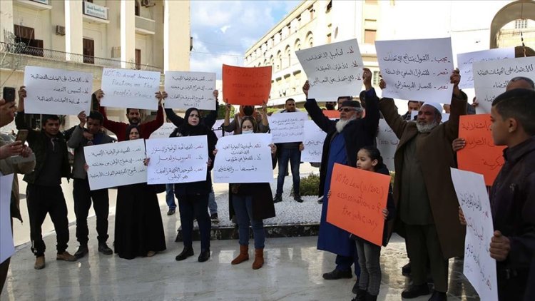 Libyalılar, seçimlerin ertelenmemesi talebiyle Trablus'ta gösteri düzenledi
