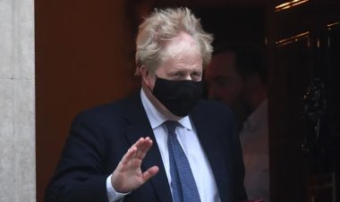 Johnson: PCR testi zorunluluğunu kaldırıyoruz