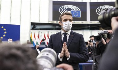 "Rusya ile diyalog gerekli, Ukrayna'daki krize siyasi çözüm bulmalıyız"