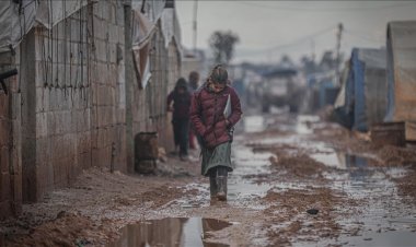 Çadırlarda yaşayan Suriyelilerin kışla çetin sınavı sürüyor
