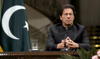 Pakistan meclisi toplanıyor: İmran Han'ın koltuğu tehlikede!