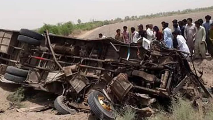 Pakistan’da trafik kazası: 8 ölü, 60 yaralı