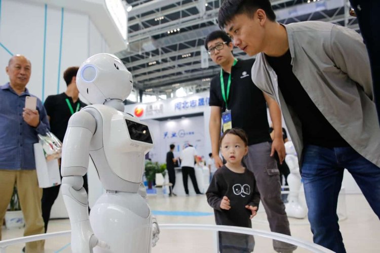 Çin'de insan beynini okuyabilen robot üretildi