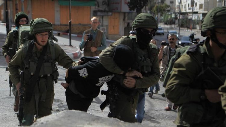 Siyonistler işgal altındaki Batı Şeria'da 18 Filistinliyi gözaltına aldı