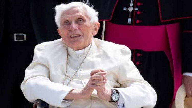 Papa 16. Benedikt kilisedeki istismar olaylarını bildiği halde sessiz kaldı