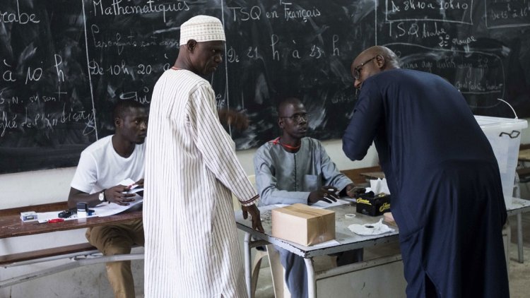 Senegal'de halk yerel seçimler için sandık başında