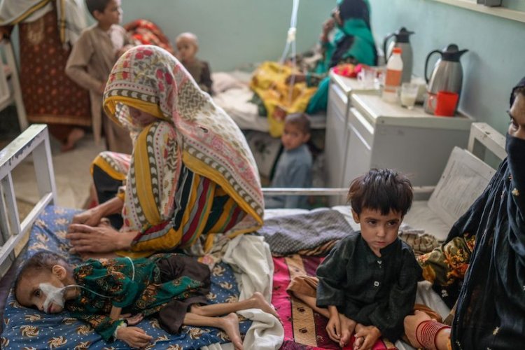 Afganistan'da geçen ay 135 çocuk zatürre ve yetersiz beslenmeden öldü