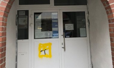 Almanya'da camiye çirkin saldırı