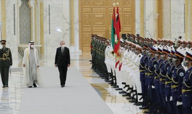 Cumhurbaşkanı Erdoğan, Abu Dabi Veliaht Prensi Bin Zayid tarafından resmi törenle karşılandı