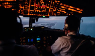 Fransa'da namaz vakitlerine ve ramazan oruçlarına aşırı bağlı diye işten çıkarılan pilot adalet arıyor