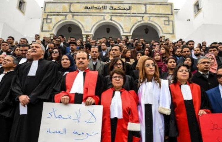 Tunuslu hakimler, Yüksek Yargı Konseyi'nin feshedilmesini protesto için grevde