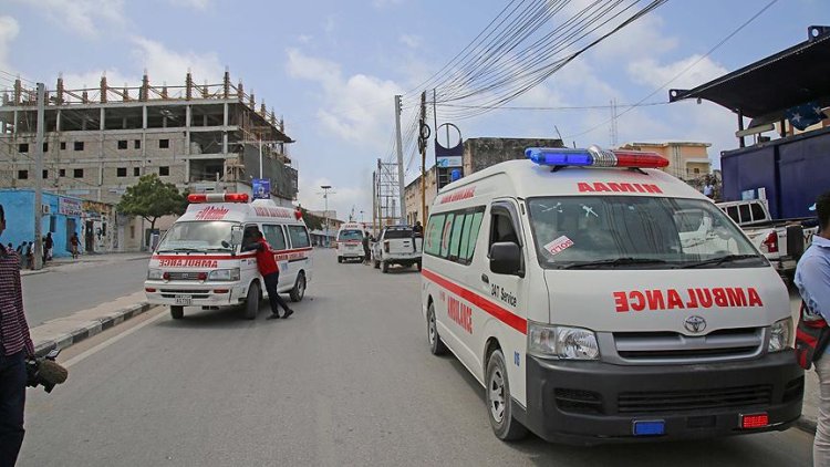 Somali'de canlı bomba saldırısı: Ölü ve yaralılar var