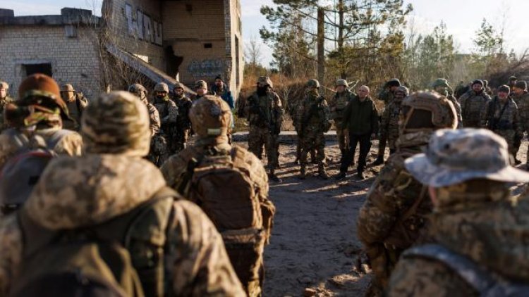 Ukrayna yedek askerleri göreve almaya başladı