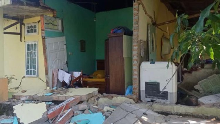 Endonezya'da 6,2 büyüklüğünde deprem: 2 ölü, 20 yaralı