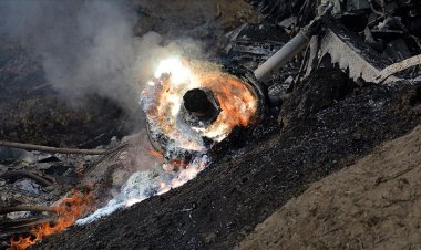 Romanya'da savaş uçağı ile askeri helikopter düştü