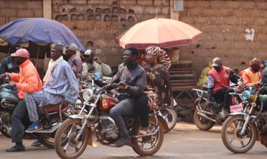 Kamerun'un Foumban kentinde ulaşım 'iki tekerleğe' emanet