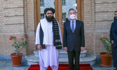 Çin Dışişleri Bakanı Vang, Afganistan'ı ziyaret etti