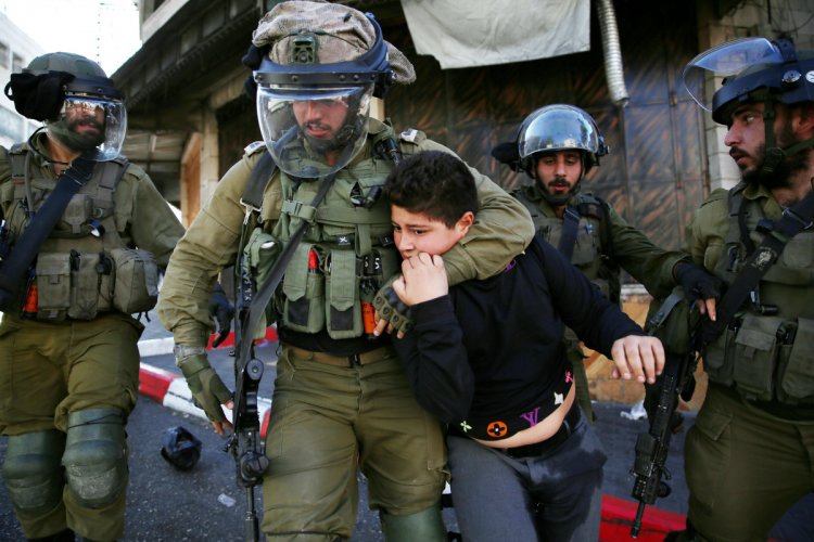 İşgal rejimi "idari tutukluluk" adı altında 8700 Filistinliyi esir aldı