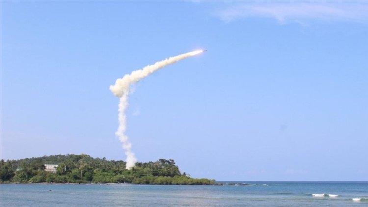 Kuzey Kore, Fransa derken Hindistan'da süpersonik füzesini test etti