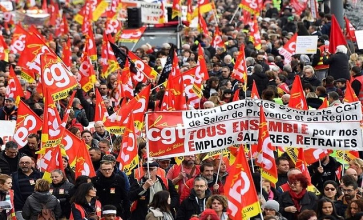 Fransa’da emekliler zam isteğiyle protesto düzenledi