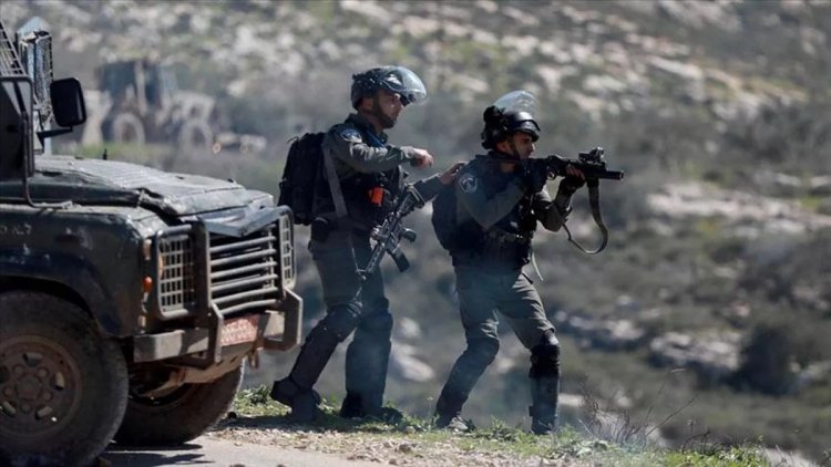 İşgal çetesi Batı Şeria'da 21 Filistinliyi gözaltına aldı