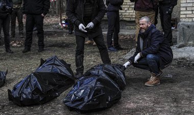 Buça'da öldürülen sivillerin cesetleri defnediliyor