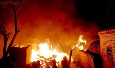 Pakistan'da yangın: 8'i çocuk  9 kişi hayatını kaybetti