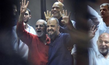 Mısır cunta yargısından İhvan liderlerine müebbet hapis