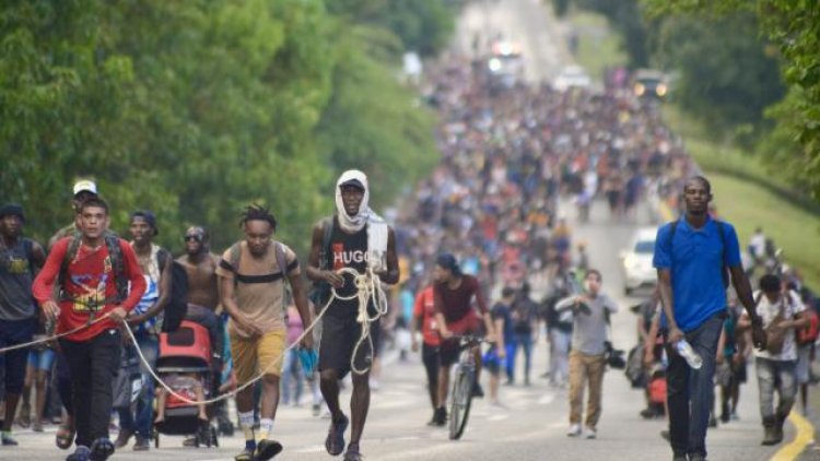 Meksika'da göçmenler polisle çatıştı