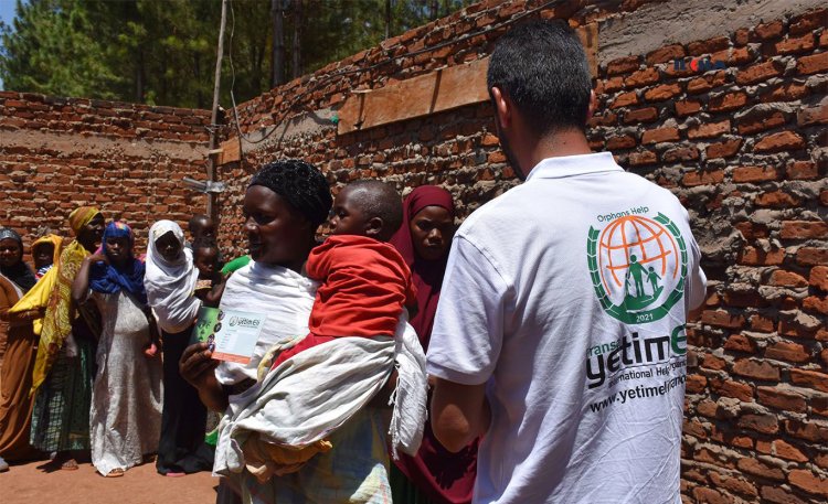 Fransa Yetim Eli’nden Uganda’da ihtiyaç sahiplerine nakdi yardım