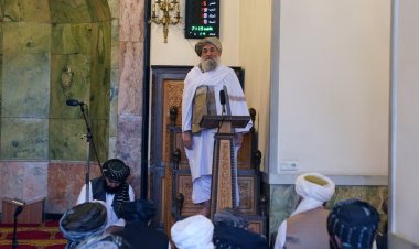 Taliban lideri Ahundzade bayram namazında halka seslendi: Ülkemiz özgürlük ve güvenliğe kavuştu