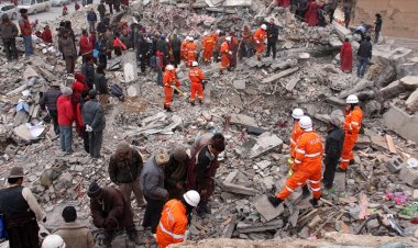 Çin'de çöken binada 53 kişi öldü, 10 kişi kurtarıldı