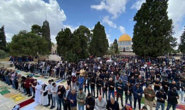 Cuma namazında Mescidi Aksa'da yine büyük bir kalabalık toplandı