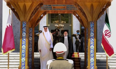 Katar Emiri Al Sani bölgesel ve uluslararası meseleleri görüşmek üzere Tahran'da