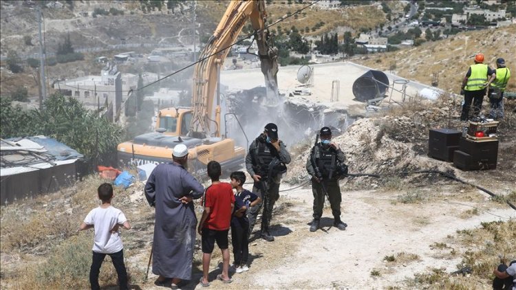 AB İşgalci İsrail'in yıkım, tahliye ve yerleşimleri genişletme planlarını kınadı