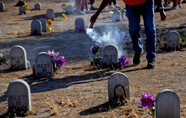 ABD'de 53 okul bölgesinde Kızılderili çocuklara ait olduğu düşünülen 500 mezar bulundu