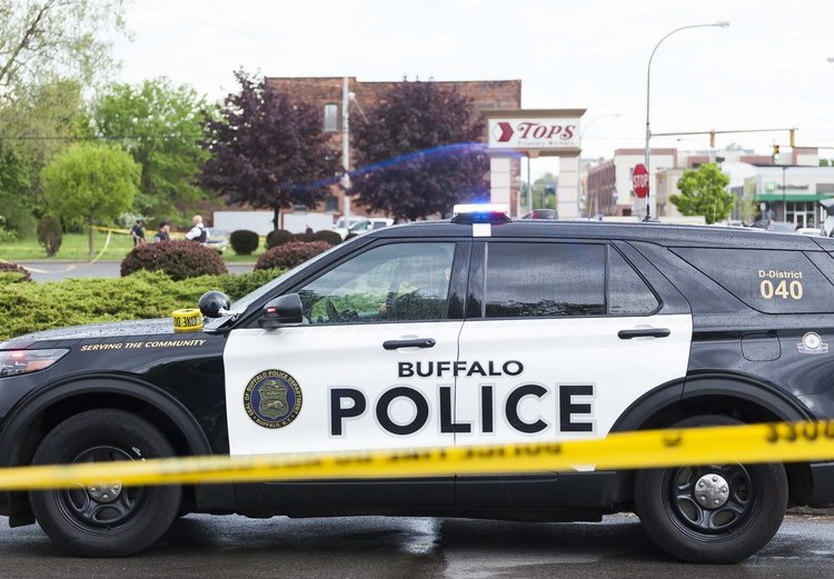 New York'ta bir süpermarkette düzenlenen 'ırkçı' saldırıda 10 kişi hayatını kaybetti