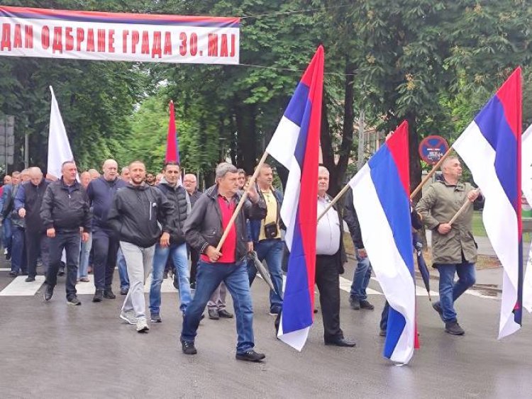 Bosna Hersek'te Sırplardan provokatif yürüyüş