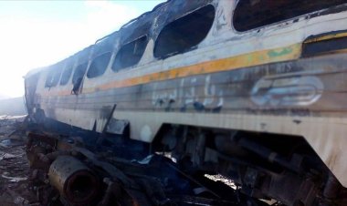 İran'da yolcu treninin raydan çıkması sonucu 17 kişi hayatını kaybetti