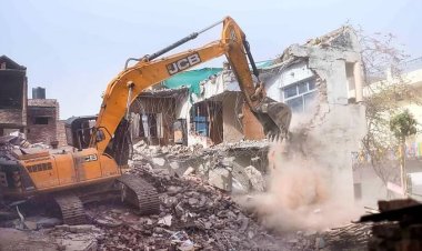 Hindistan'lı hukukçular: Müslümanların evlerinin yıkılması yasa dışı