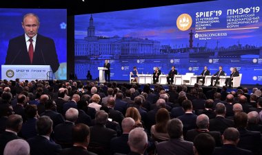 'Rusya'nın Davosu' savaşın gölgesinde başladı