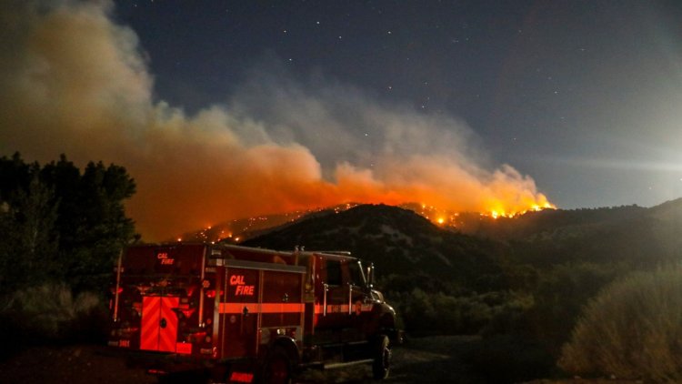 California'da kırmızı alarm: 2 bin 500 ev tahliye edildi