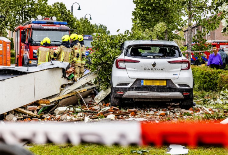 Hollanda'da şiddetli hortum: 1 kişi öldü, 10 kişi yaralandı