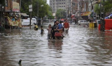 Pakistan'daki şiddetli yağışlarda ölenlerin sayısı yükseliyor