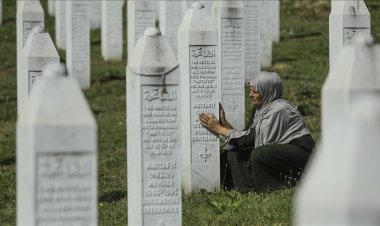 Srebrenitsa'da öldürülen yüzlerce kurbanın cesedine hala ulaşılamadı