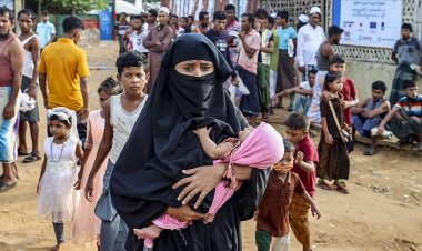 Arakanlı Müslümanlar, Myanmar'daki çatışmalar nedeniyle Bangladeş sınırına sığınıyor